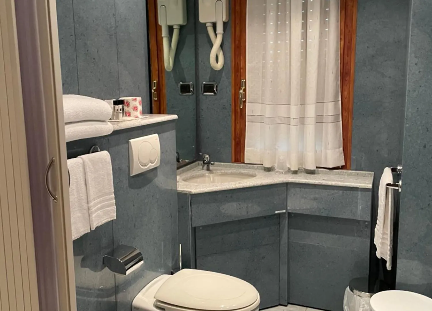 Hotel Mondial ראפאלו