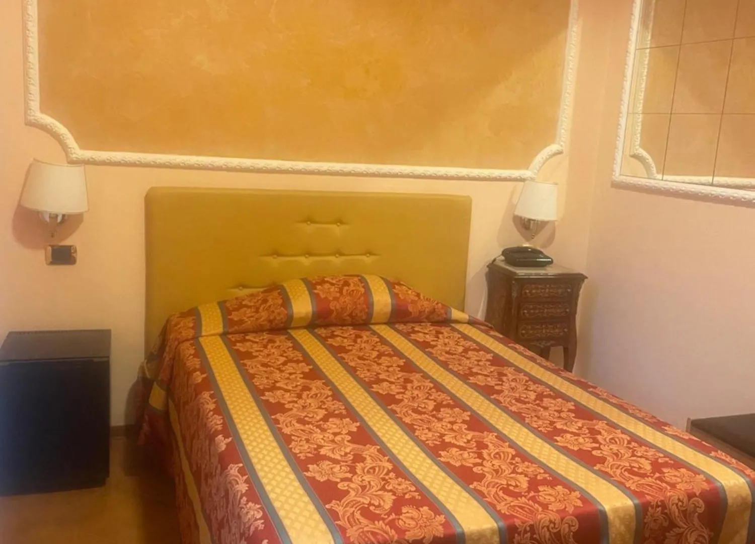 Hotel Mondial ראפאלו