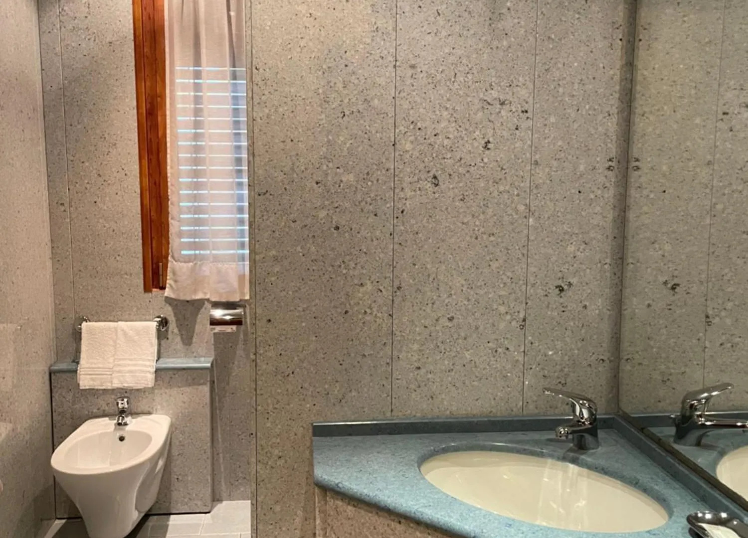 Hotel Mondial ראפאלו
