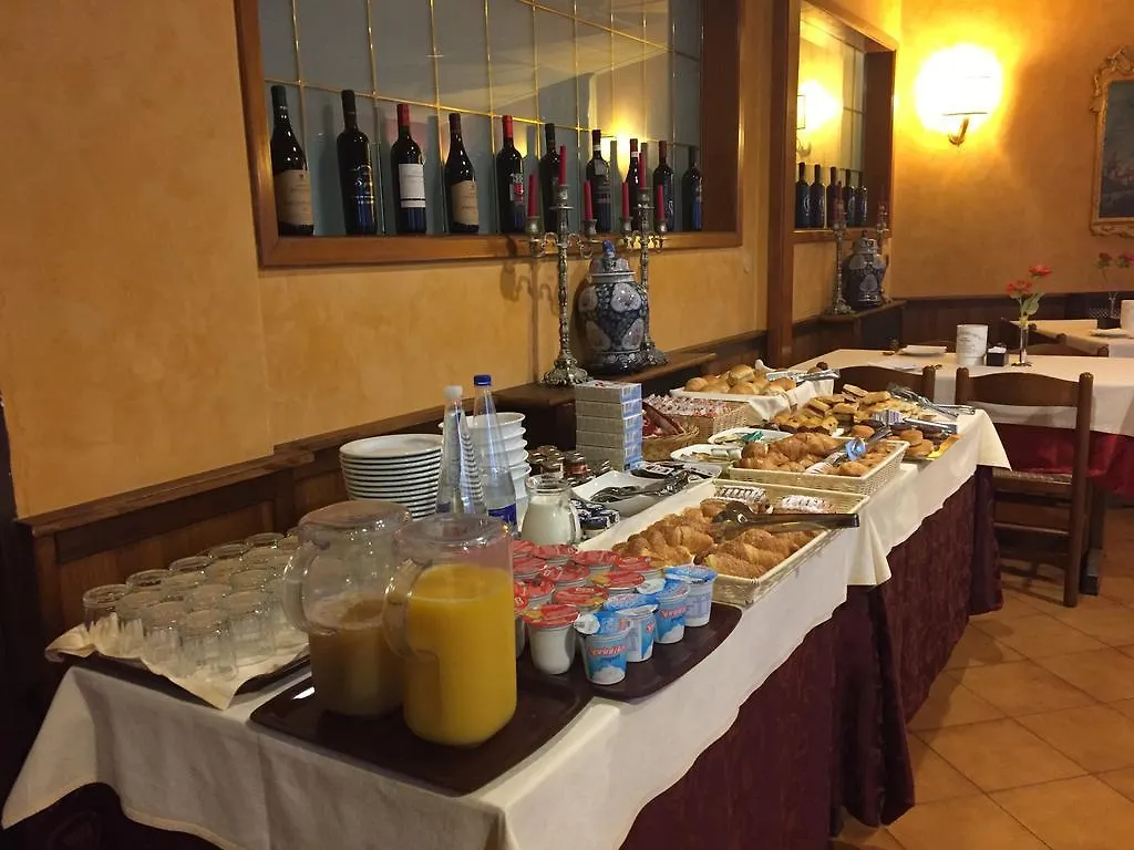 ***  Hotel Mondial ראפאלו איטליה