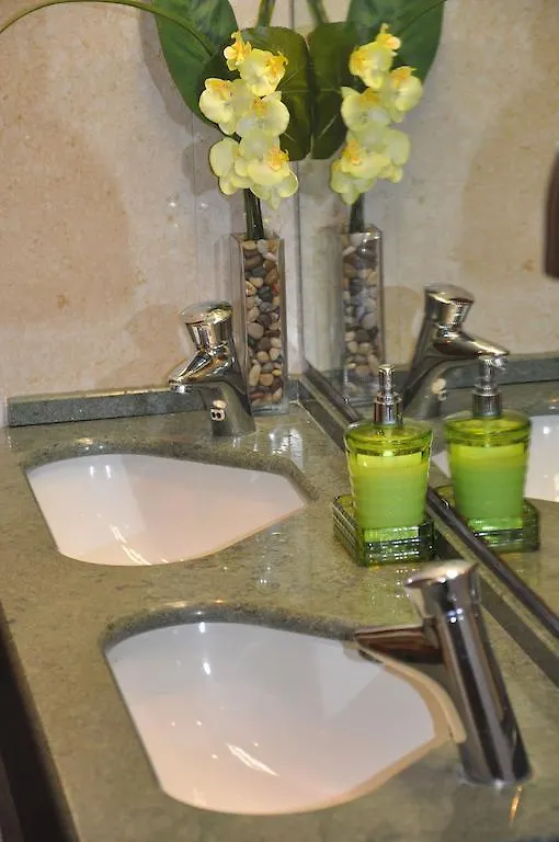 Hotel Mondial ראפאלו